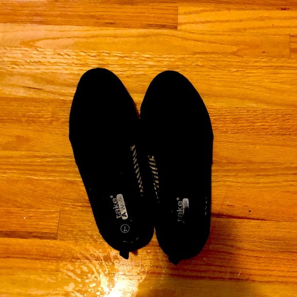 Black flats (worn) - Picture 1 of 5